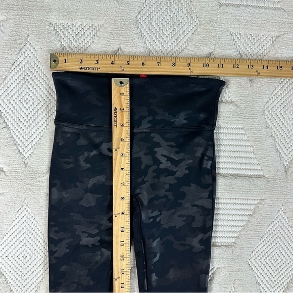 Spanx Faux Leather Camo Leggings Size XS - Picture 9 of 14